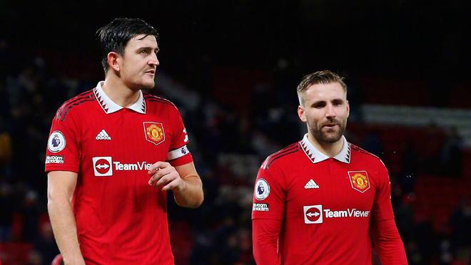 於次要地位 於次要地位